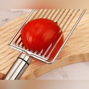 Knife 🔪 for tomatoes 🍅